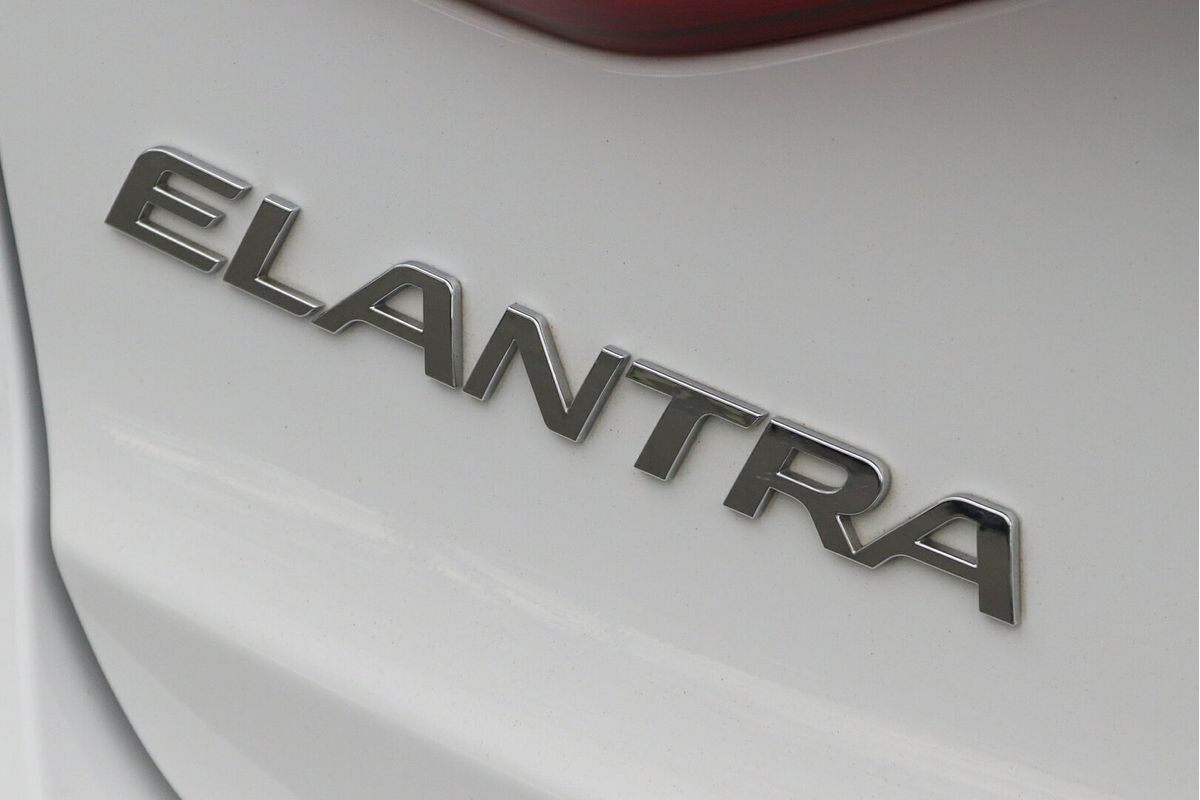 2018 Hyundai Elantra SR Turbo AD