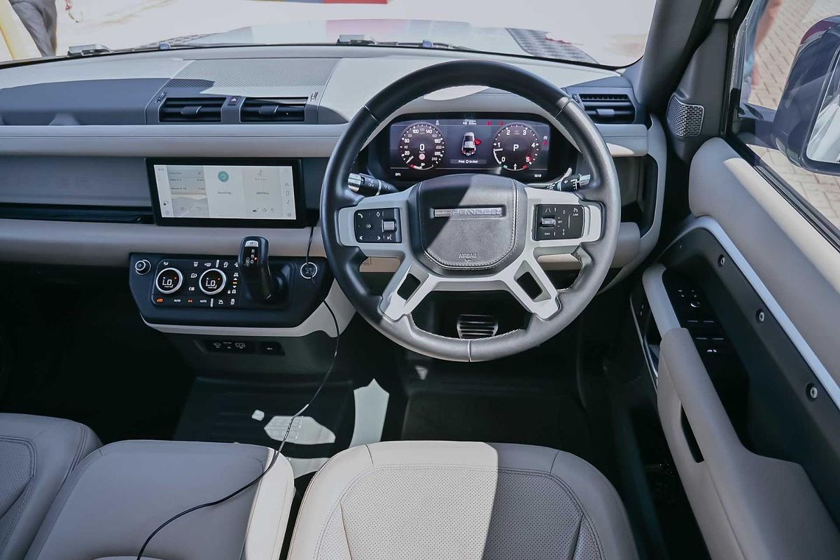 2020 Land Rover Defender 110 D240 SE L663