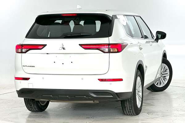 2024 Mitsubishi Outlander ES ZM