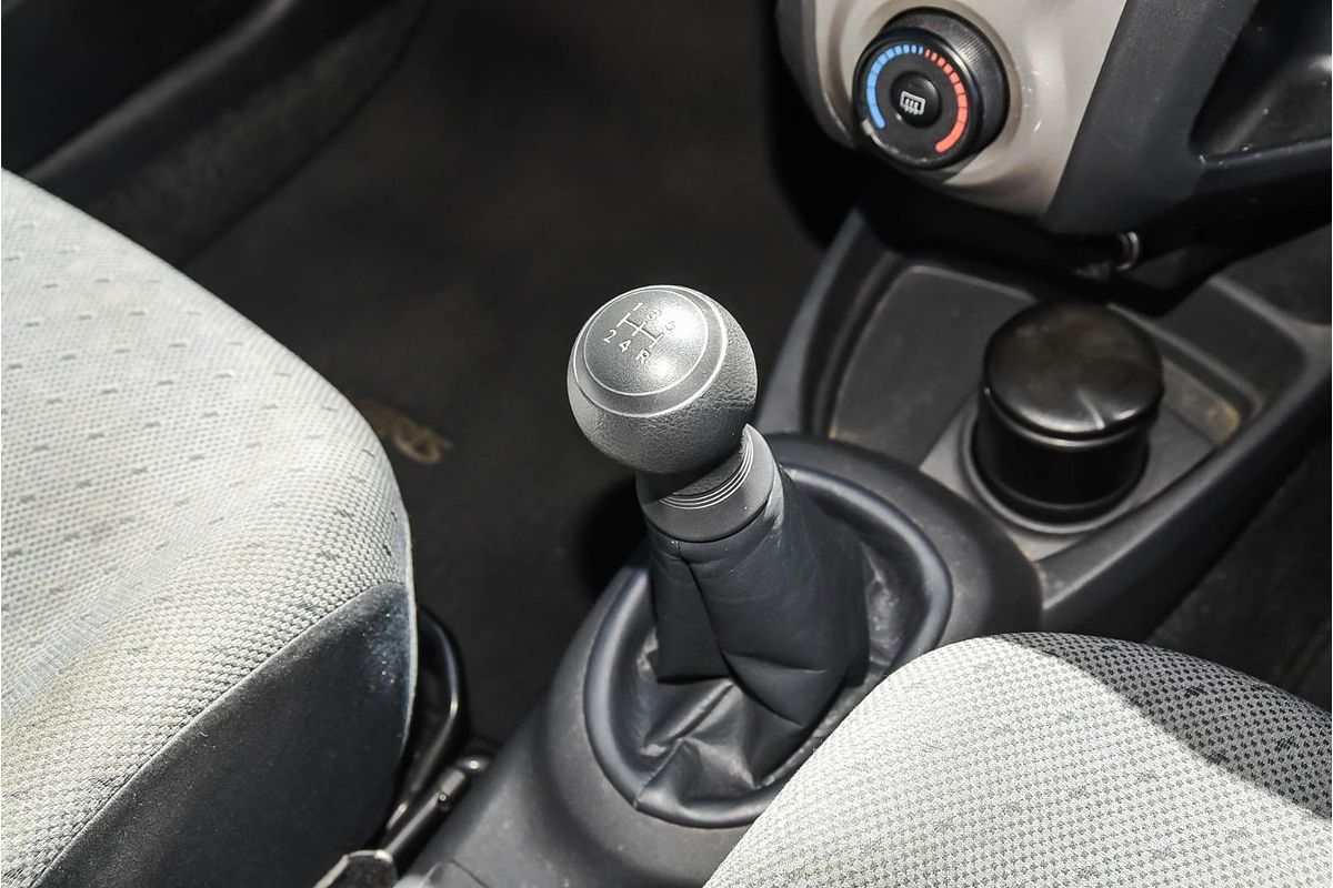 2010 Toyota Yaris YR NCP90R