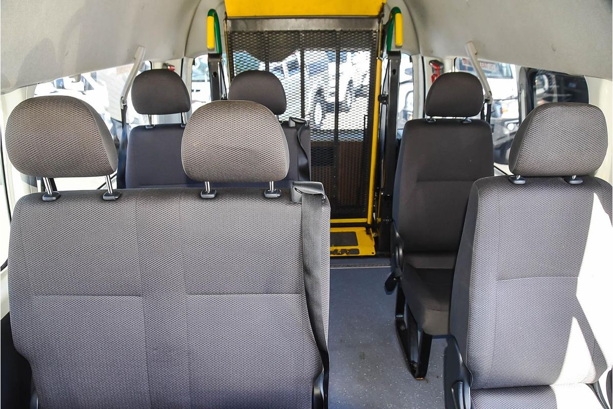 2014 Toyota Hiace Commuter TRH223R