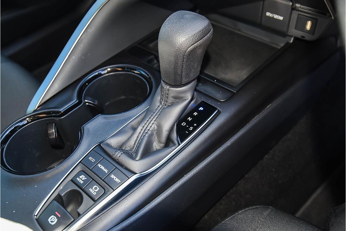 2024 Toyota Camry Ascent AXVH70R
