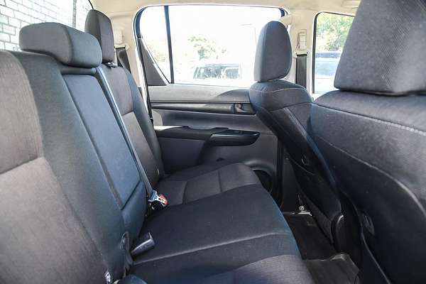 2018 Toyota Hilux SR GUN126R 4X4