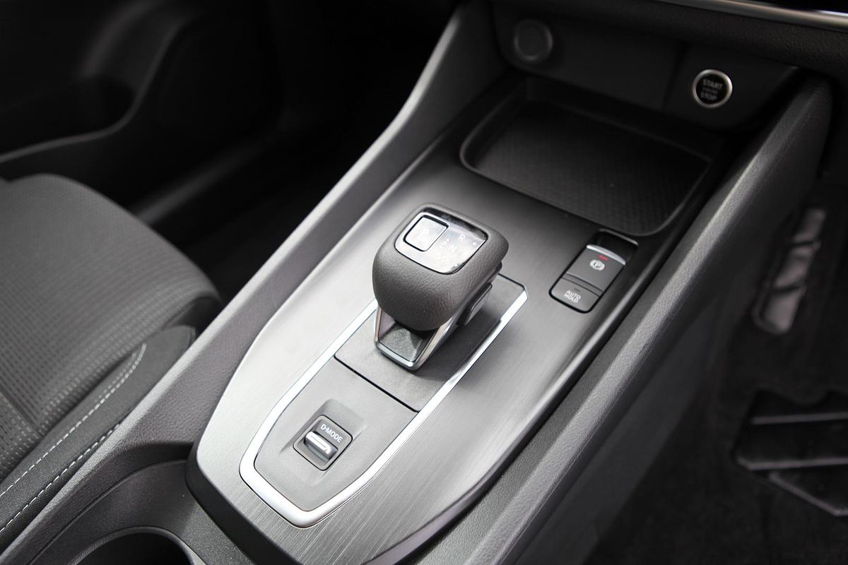 2025 Nissan QASHQAI ST J12
