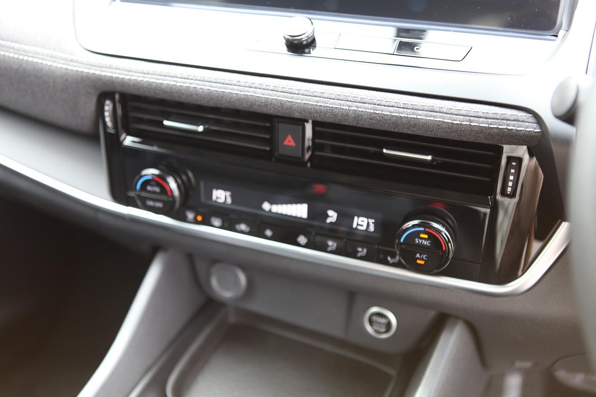 2025 Nissan QASHQAI ST J12