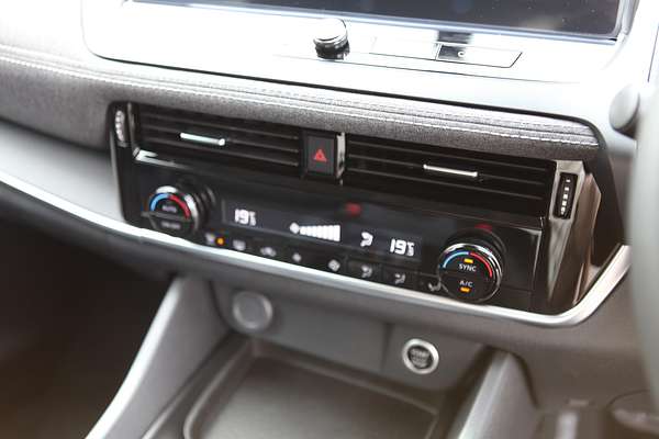 2025 Nissan QASHQAI ST J12