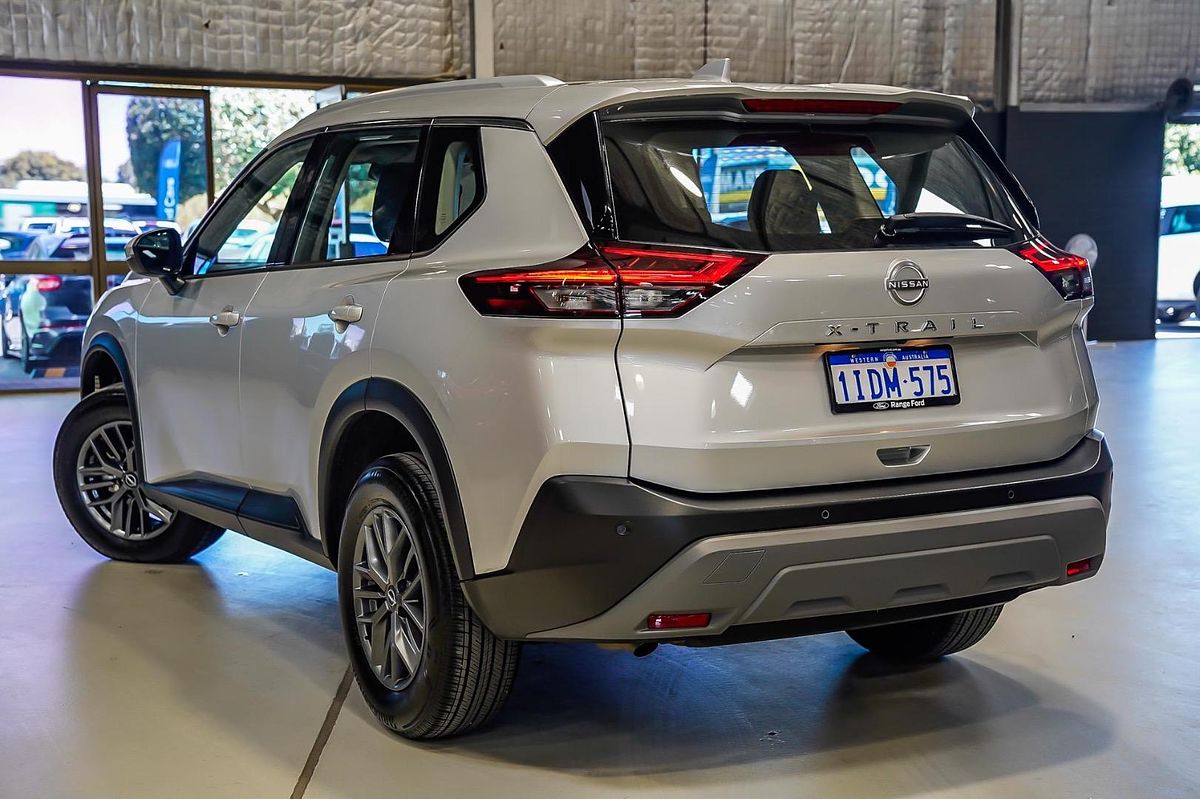 2024 Nissan X-TRAIL ST T33