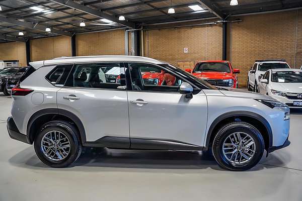 2024 Nissan X-TRAIL ST T33