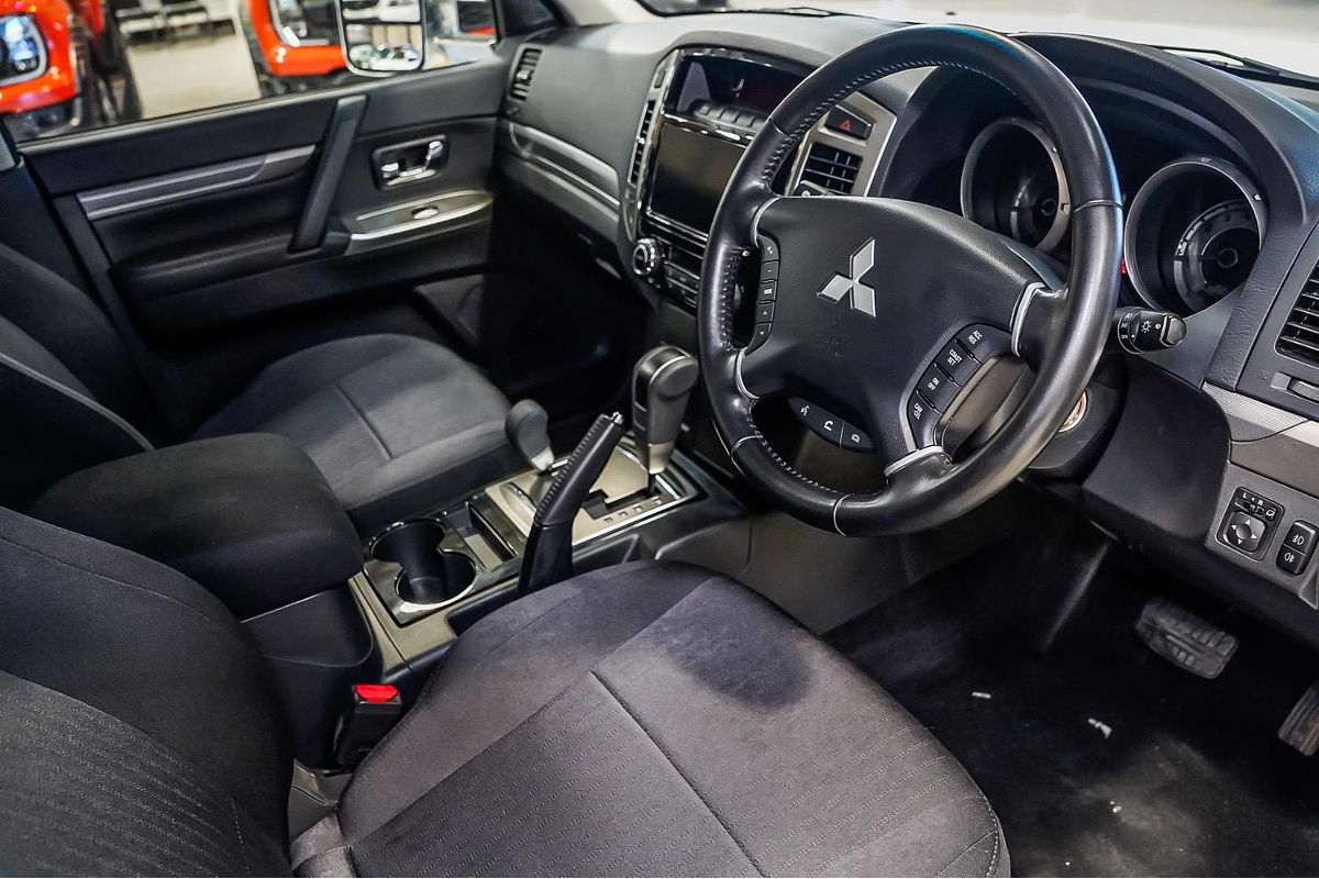 2020 Mitsubishi Pajero GLX NX