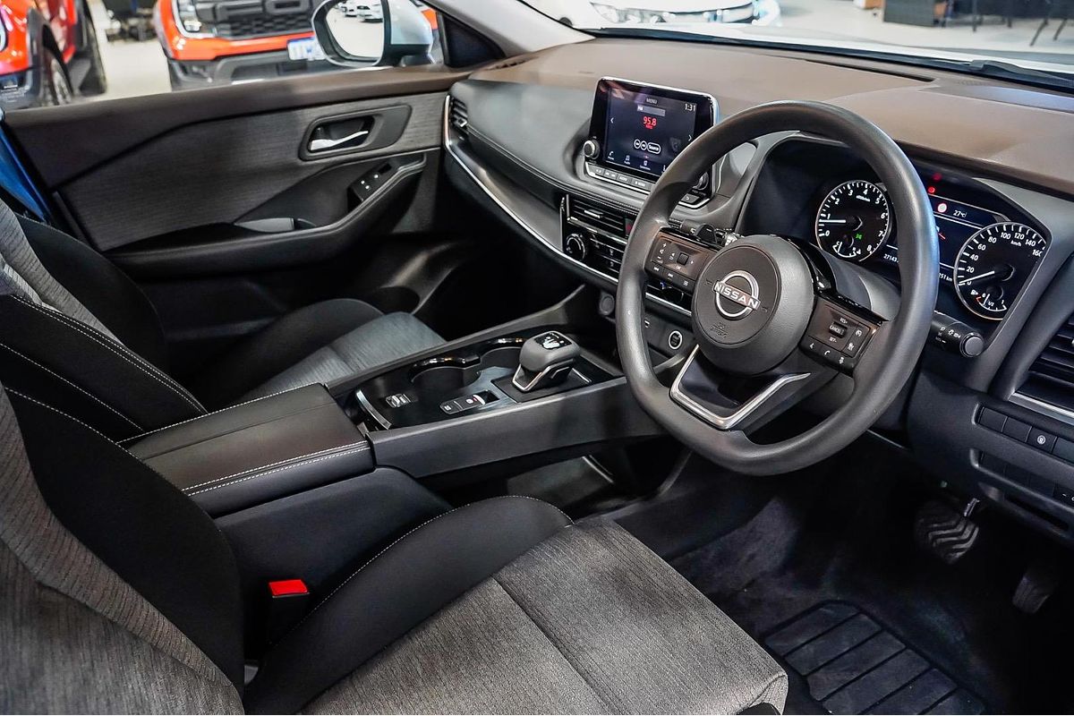 2024 Nissan X-TRAIL ST T33