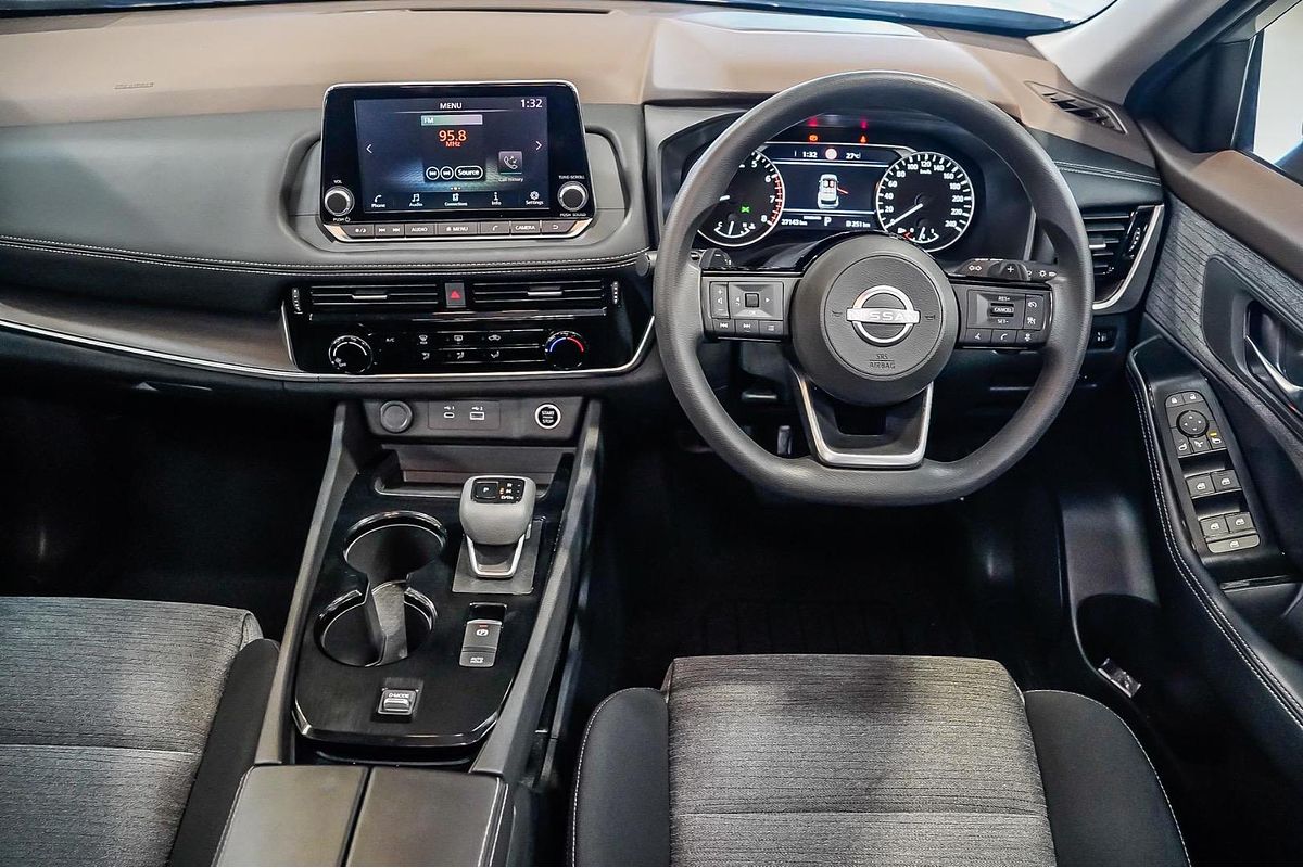 2024 Nissan X-TRAIL ST T33