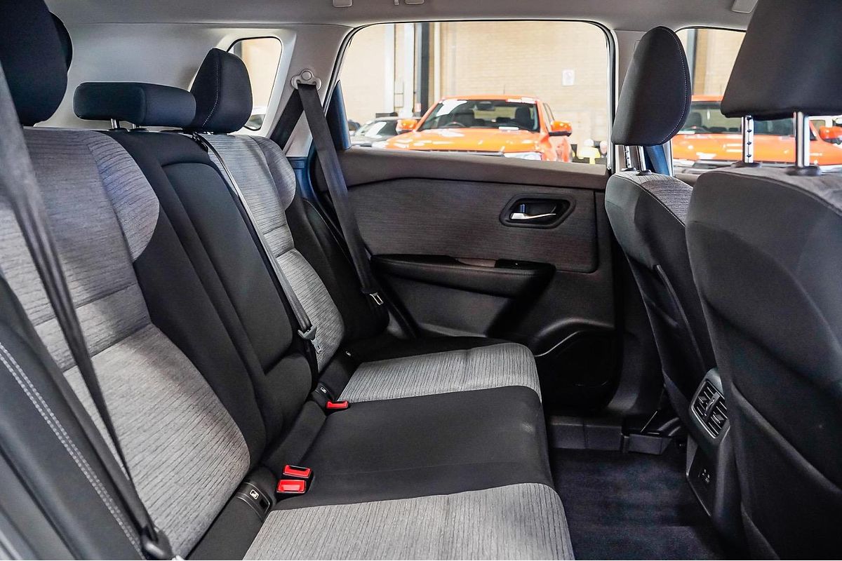 2024 Nissan X-TRAIL ST T33