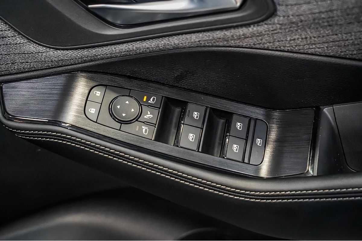 2024 Nissan X-TRAIL ST T33