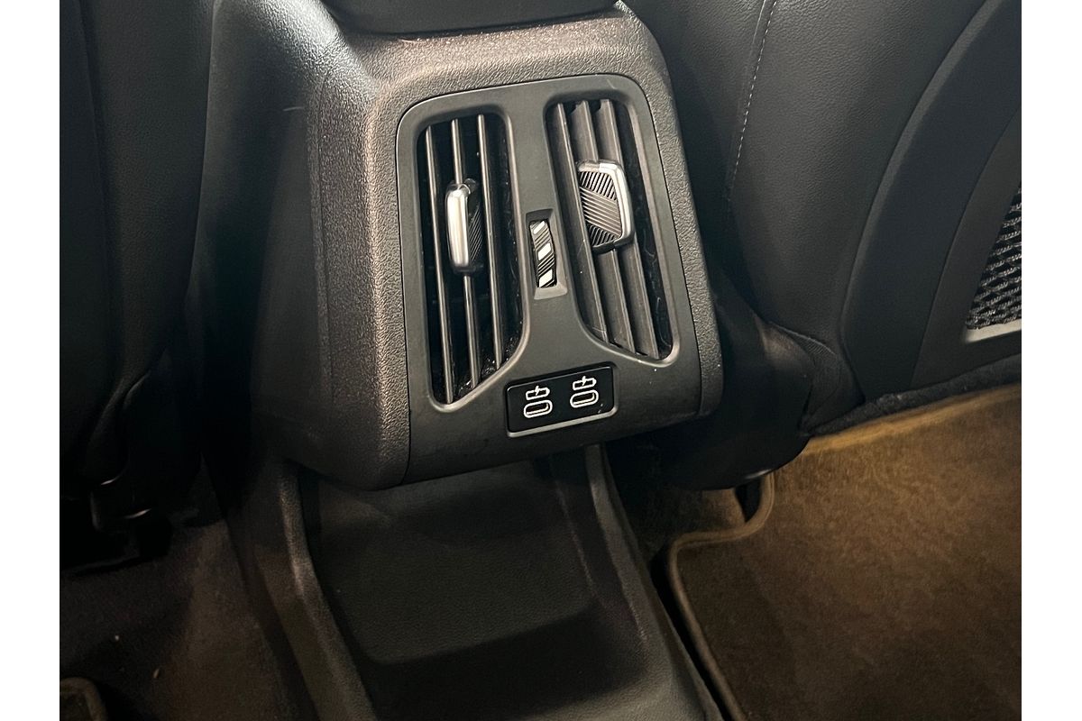2023 BMW X1 sDrive18i U11