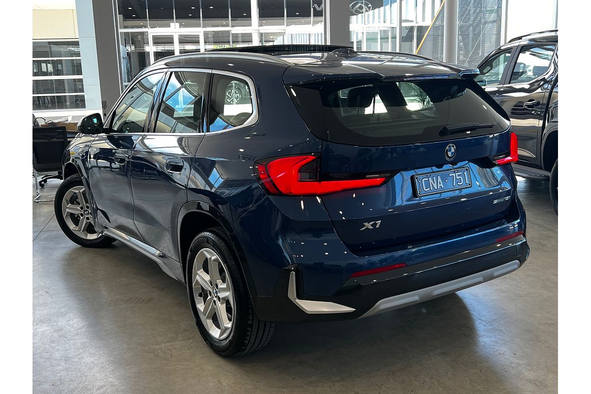 2023 BMW X1 sDrive18i U11