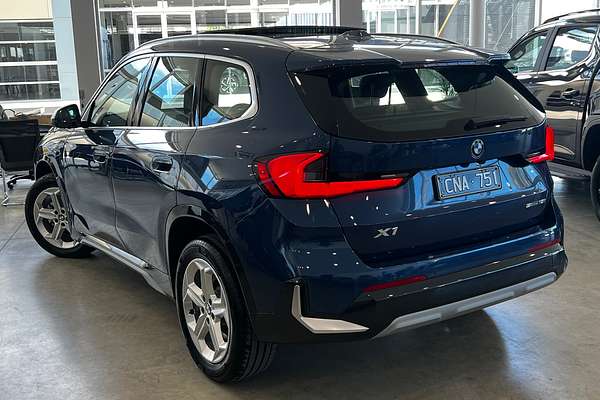 2023 BMW X1 sDrive18i U11