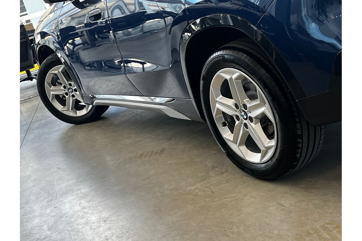 2023 BMW X1 sDrive18i U11