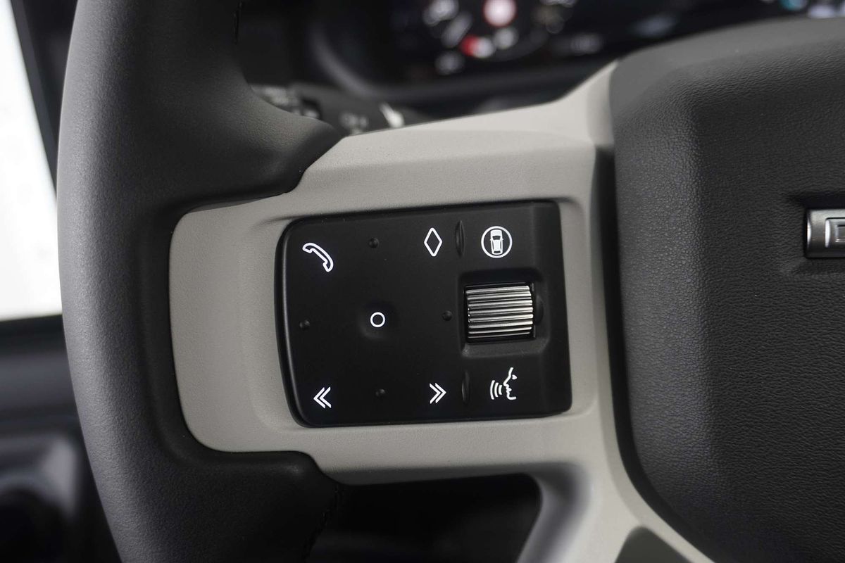 2024 Land Rover Defender 110 D350 X-Dynamic SE L663