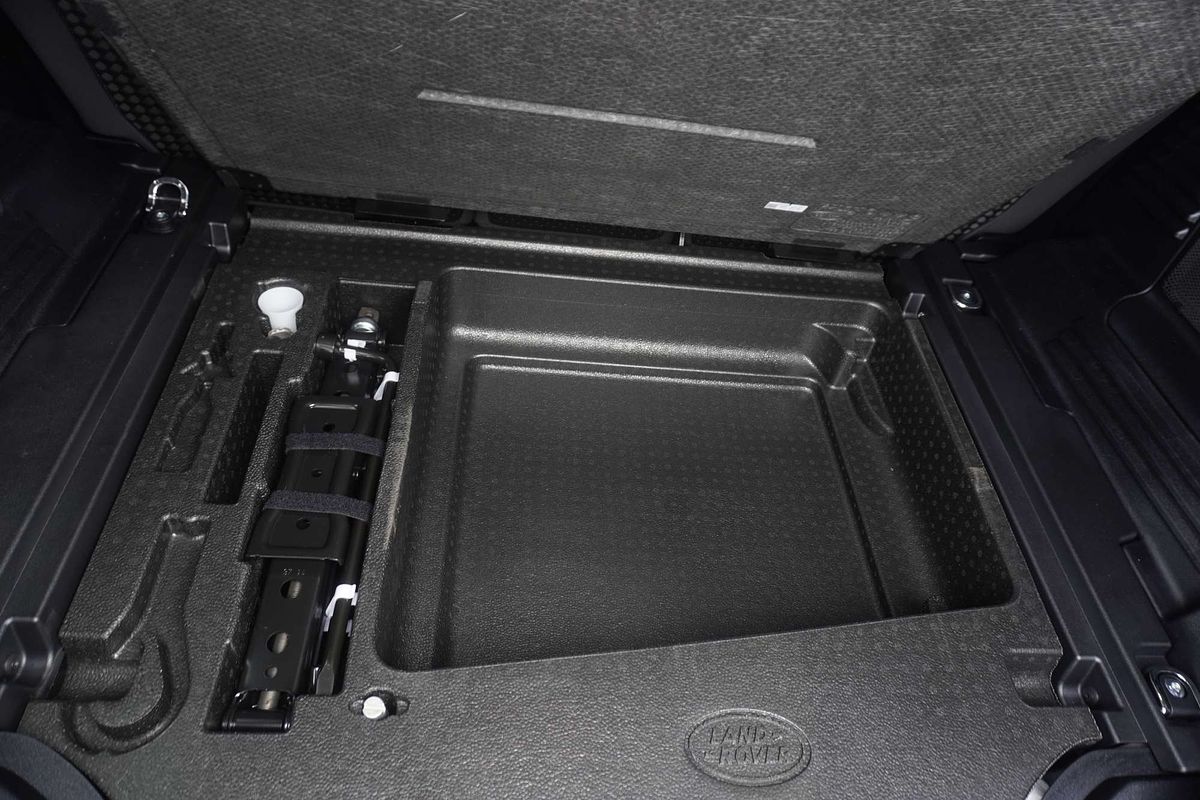 2024 Land Rover Defender 110 D350 X-Dynamic SE L663