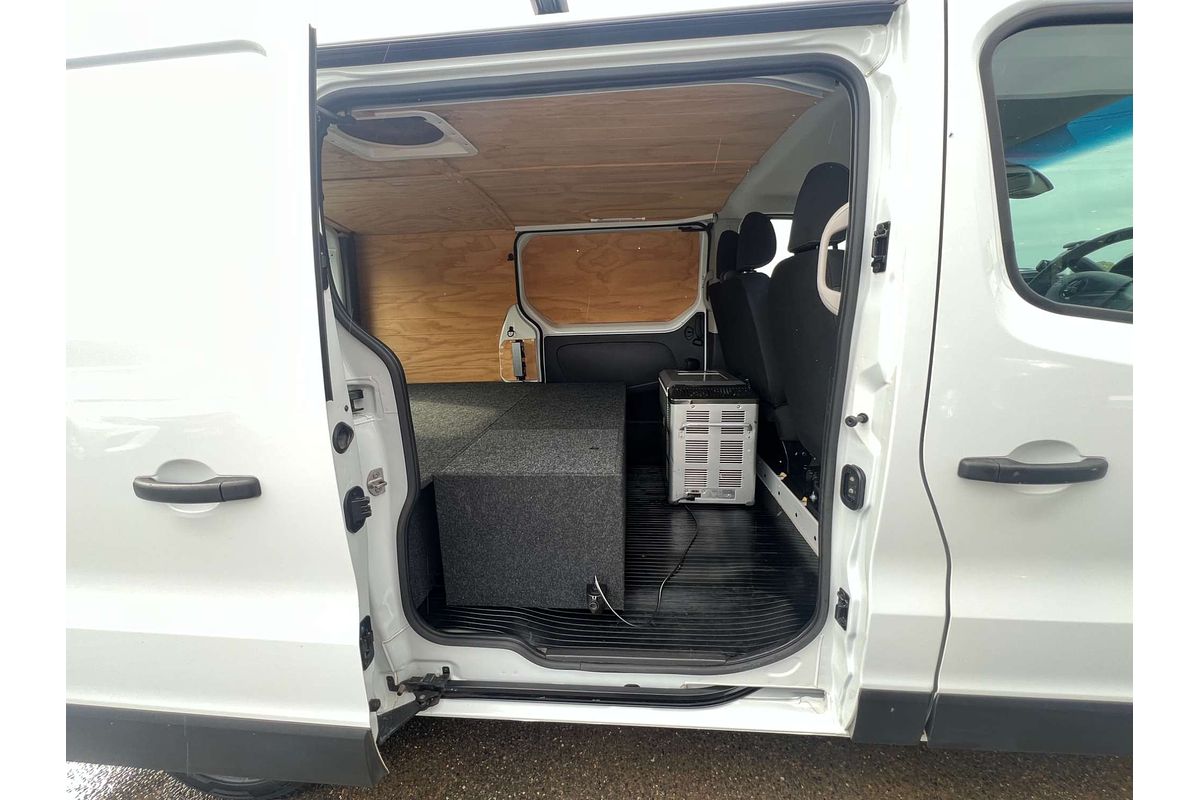 2020 Mitsubishi Express GLX SN SWB