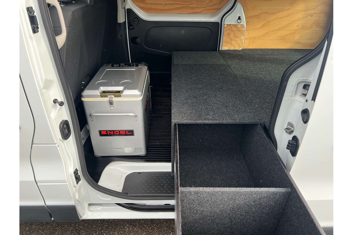 2020 Mitsubishi Express GLX SN SWB
