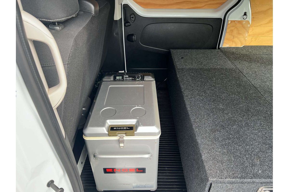 2020 Mitsubishi Express GLX SN SWB
