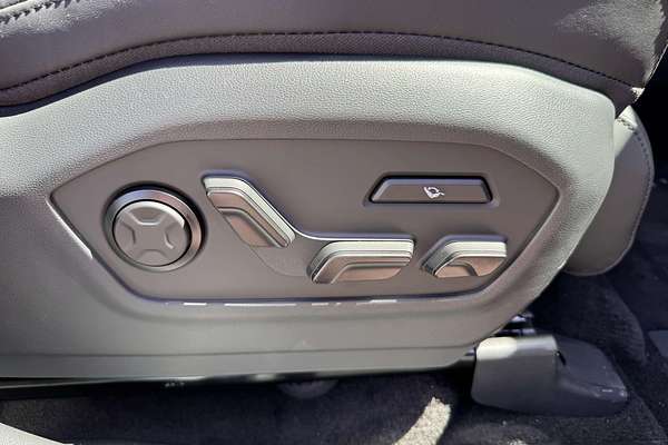 2025 Hyundai Santa Fe Calligraphy MX5.V1