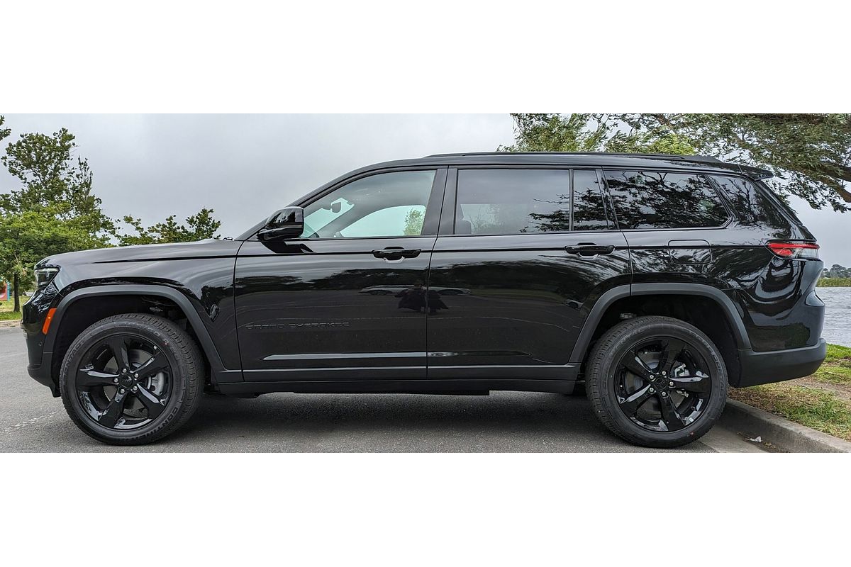 2023 Jeep Grand Cherokee Night Eagle WL