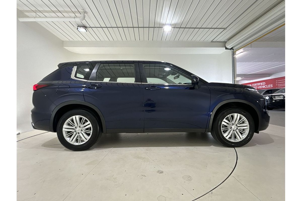 2024 Mitsubishi Outlander ES ZM