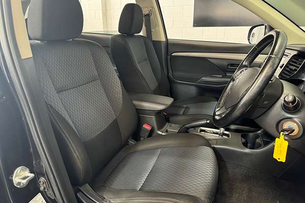 2014 Mitsubishi OUTLANDER LS 2.0L Auto