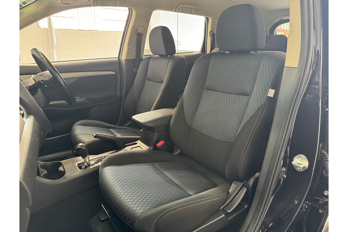 2014 Mitsubishi OUTLANDER LS 2.0L Auto