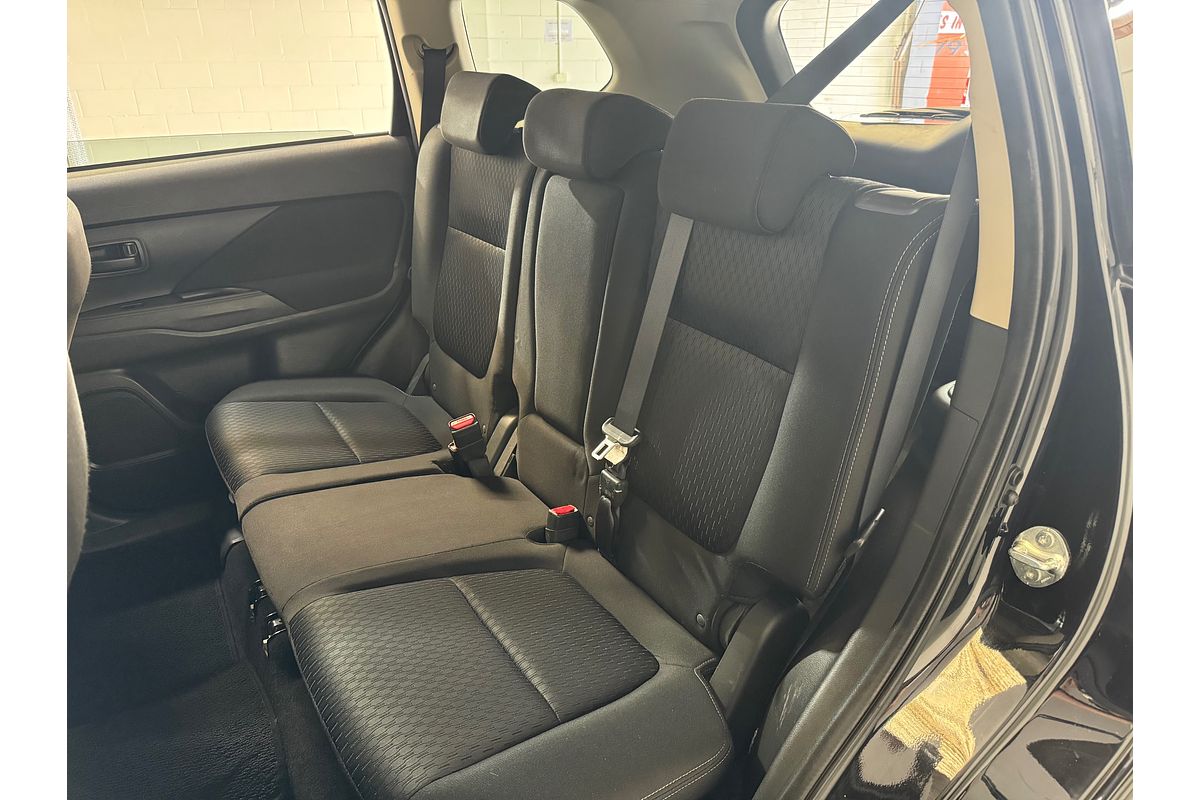 2014 Mitsubishi OUTLANDER LS 2.0L Auto