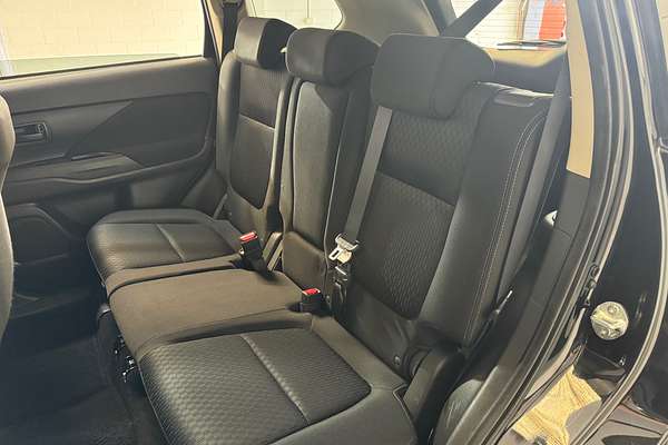 2014 Mitsubishi OUTLANDER LS 2.0L Auto