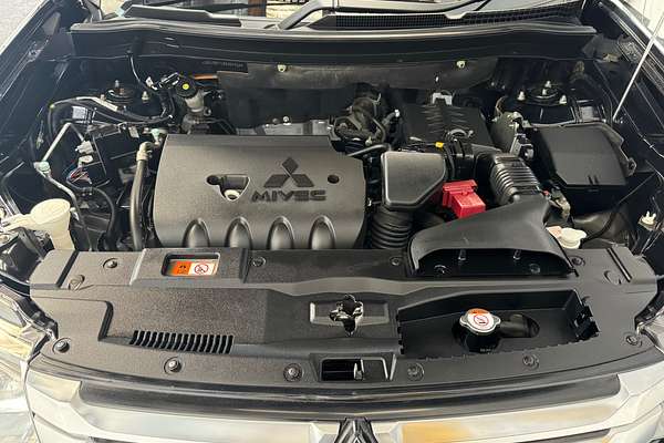 2014 Mitsubishi OUTLANDER LS 2.0L Auto