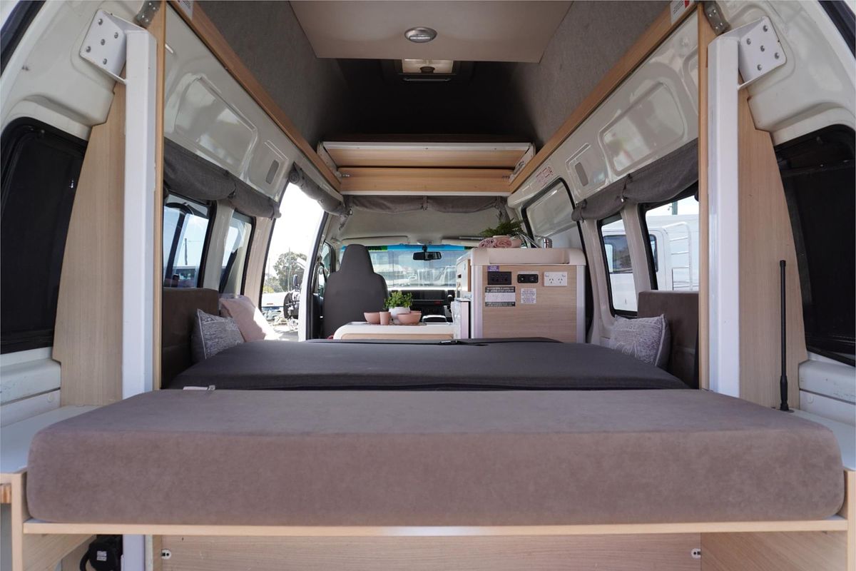 2018 Toyota Hiace TRH221R