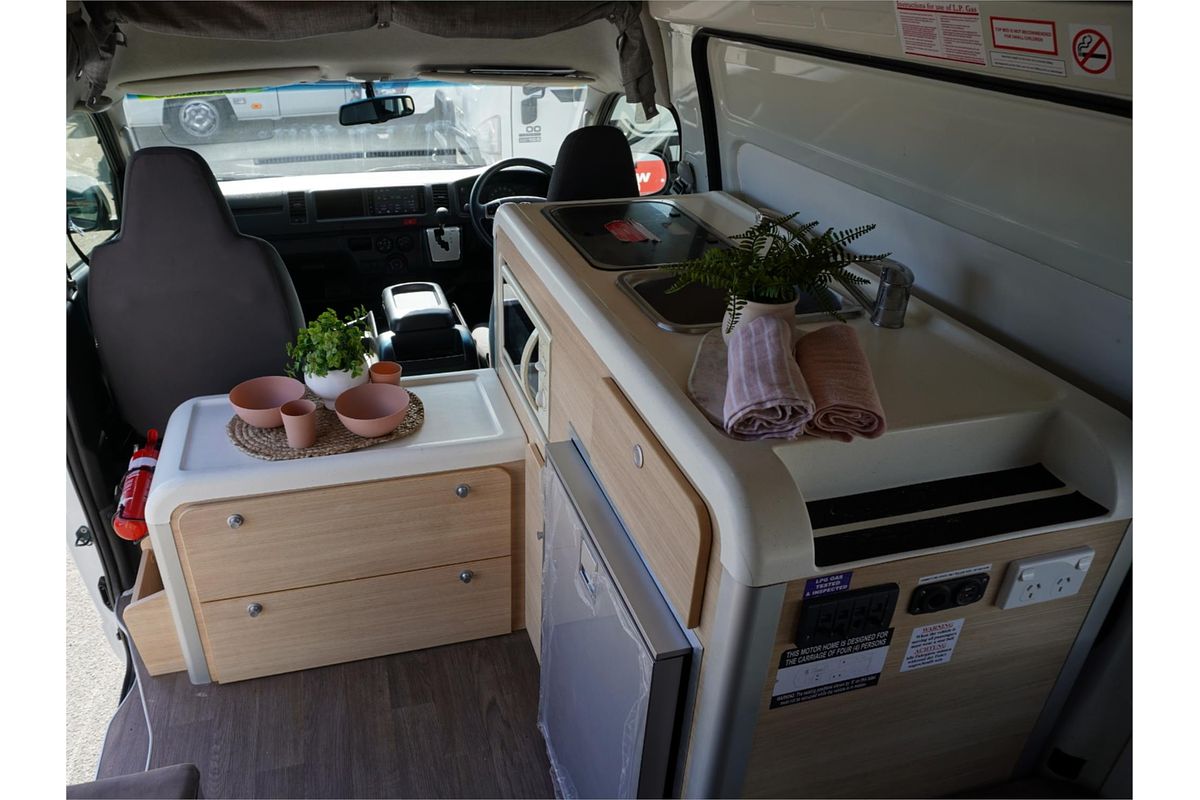 2018 Toyota Hiace TRH221R