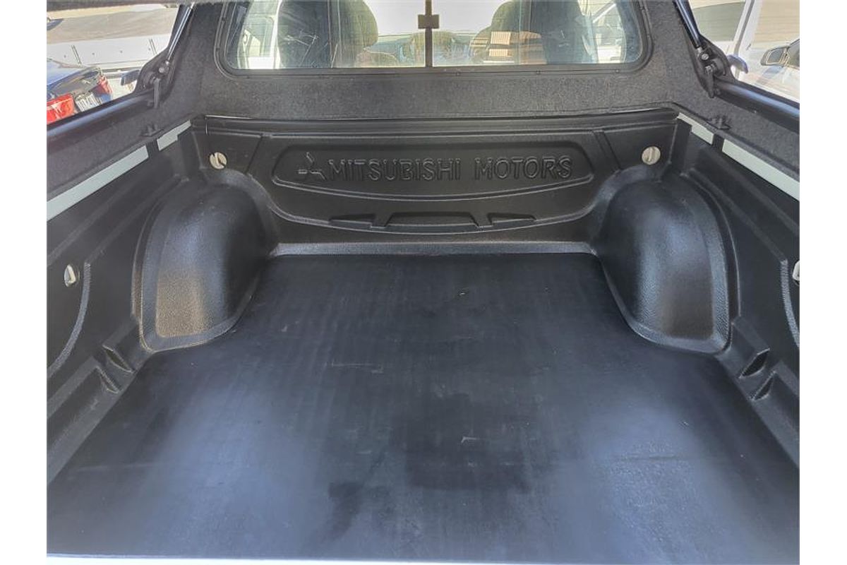 2014 Mitsubishi Triton GLX MN 4X4