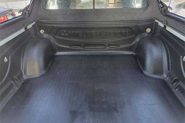 2014 Mitsubishi Triton GLX MN 4X4