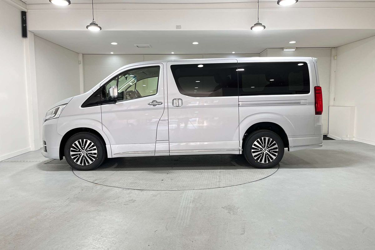 2024 Toyota Granvia GDH303R