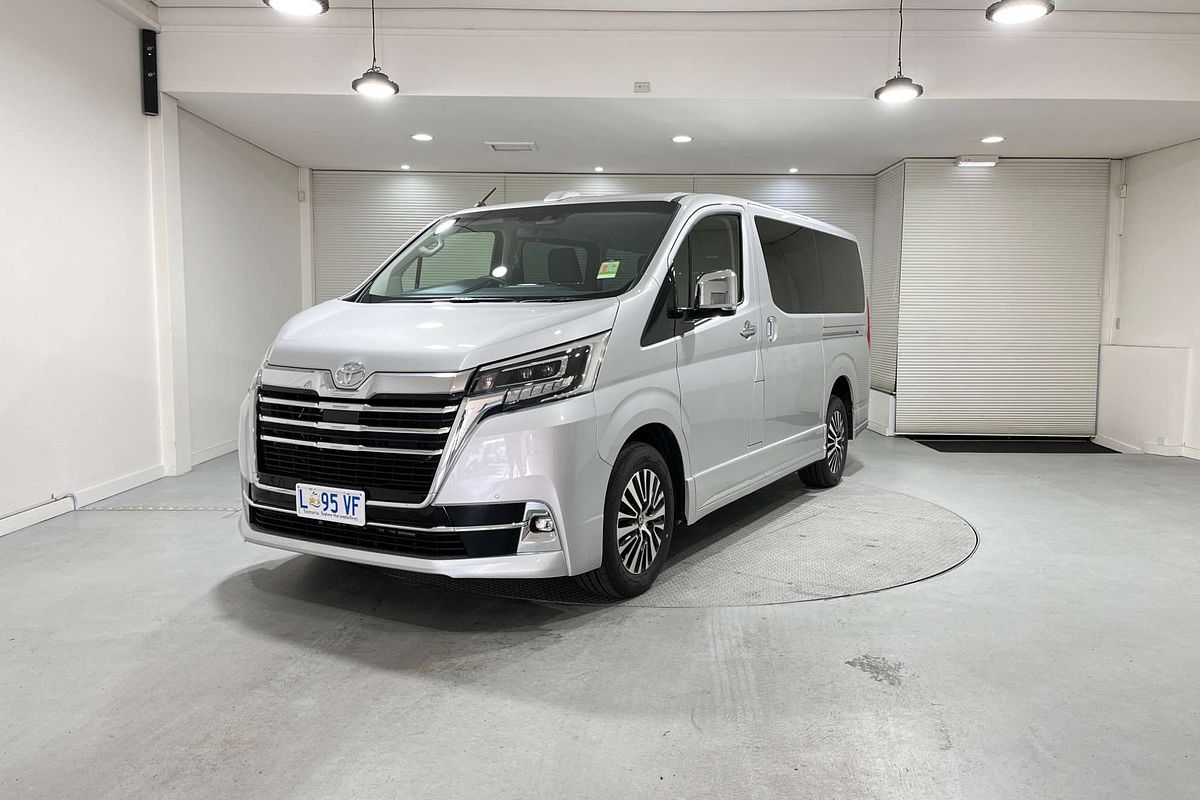2024 Toyota Granvia GDH303R