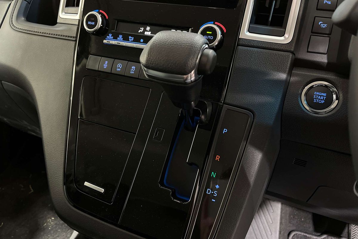 2024 Toyota Granvia GDH303R