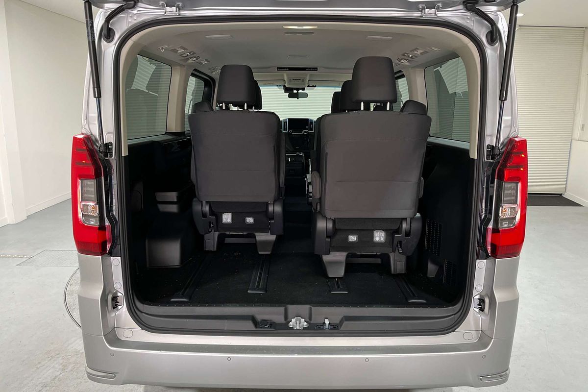 2024 Toyota Granvia GDH303R