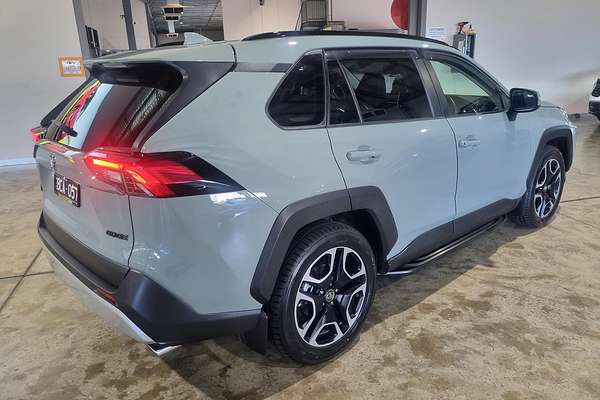 2019 Toyota RAV4 Edge AXAA54R