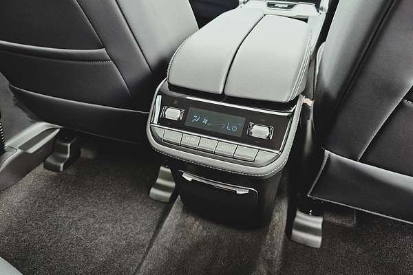 2025 LDV D90 Executive SV9A