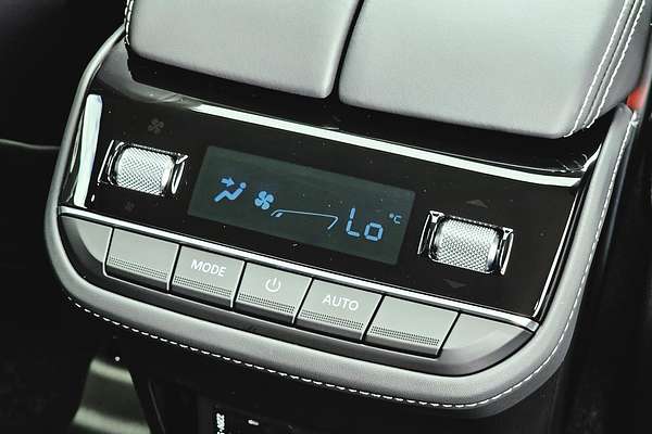 2025 LDV D90 Executive SV9A