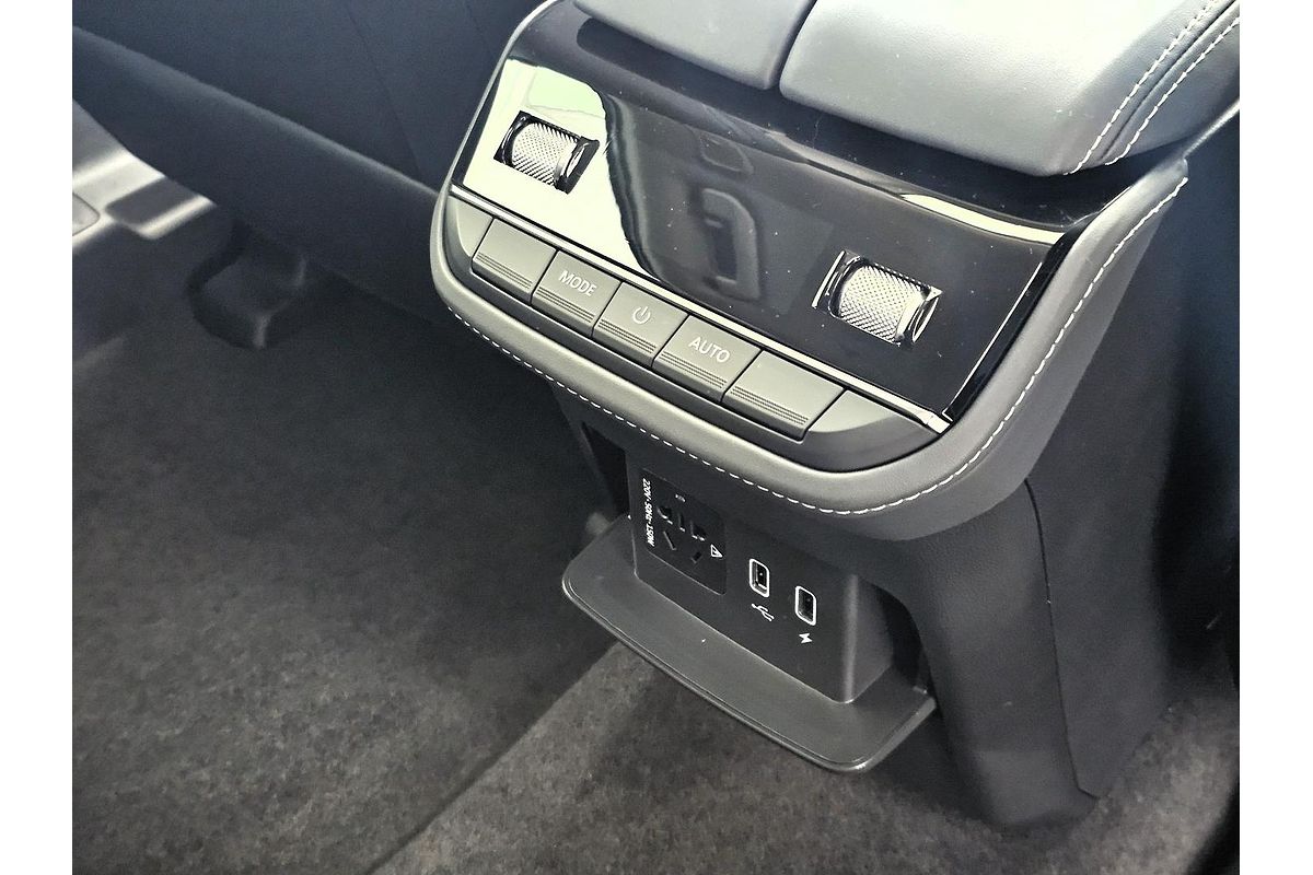 2025 LDV D90 Executive SV9A