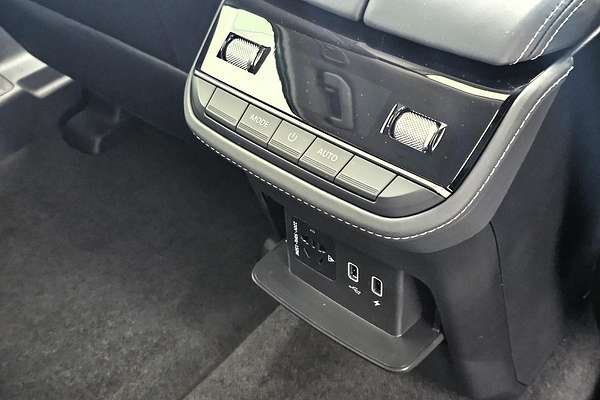 2025 LDV D90 Executive SV9A