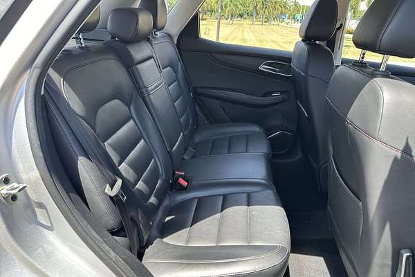 2022 MG HS Vibe SAS23