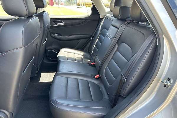 2022 MG HS Vibe SAS23