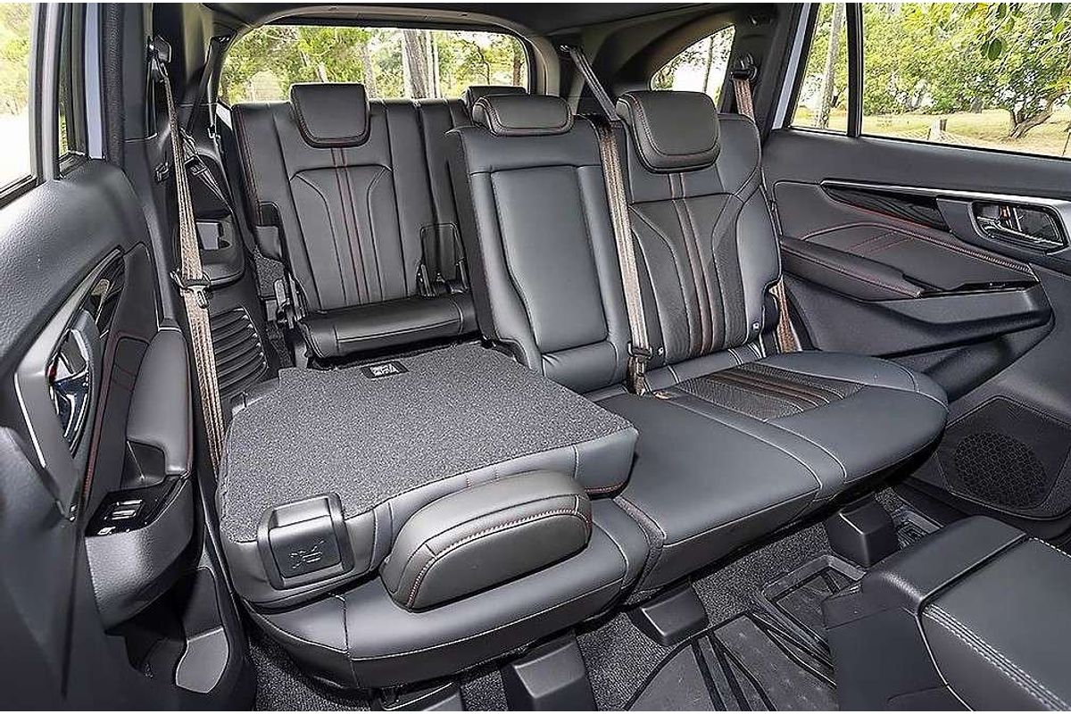 2024 Isuzu MU-X X-TERRAIN
